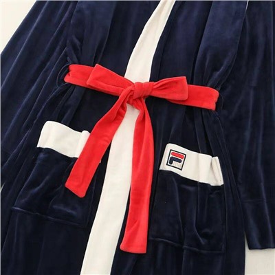 Отличный домашний халат с капюшоном  FIL*A