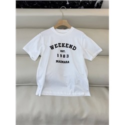 Футболки WEEKEND MAX MARA 26-style LOVE letter 1983. Эта серия — точная копия оригинального дизайна, с очень аккуратной строчкой и этикеткой, изготовленной на заказ. Изготовлены из комфортной и приятной для кожи ткани из чистого хлопка.