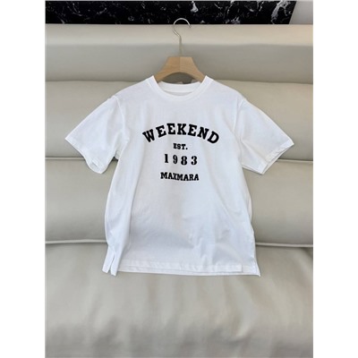 Футболки WEEKEND MAX MARA 26-style LOVE letter 1983. Эта серия — точная копия оригинального дизайна, с очень аккуратной строчкой и этикеткой, изготовленной на заказ. Изготовлены из комфортной и приятной для кожи ткани из чистого хлопка.