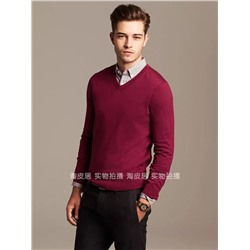 Мужской классический пуловер с V-образным вырезом горловины  Banan*a Republi*c