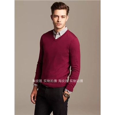 Мужской классический пуловер с V-образным вырезом горловины  Banan*a Republi*c