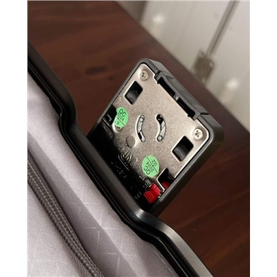 Чемодан на колёсах с алюминиевым каркасом БОС*С