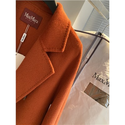 Классическая кашемировая версия семейства M Max'Mara 101801 изготовлена ​​из верхнего кашемира Lrio Piano Top 90 из австралийской шерсти 10 из кашемирового материала с водной рябью, драпировка непобедима, верхняя часть тела полна высококачественного чувства, два размера см. , обхват груди 102, длина 108, распродажа