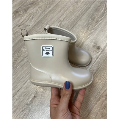 Детские резиновые сапоги