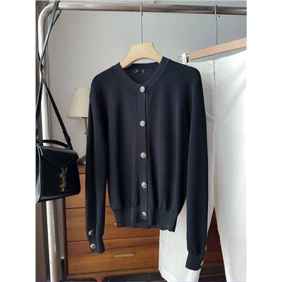 Кардиган с красивыми акцентными кнопками  МАССИМО Д