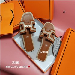 Летние сандали на плоской подошве