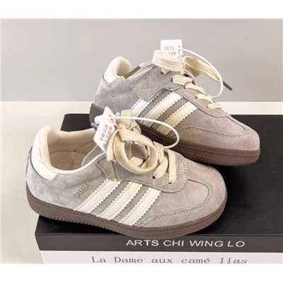 Кроссовки для мальчиков и девочек