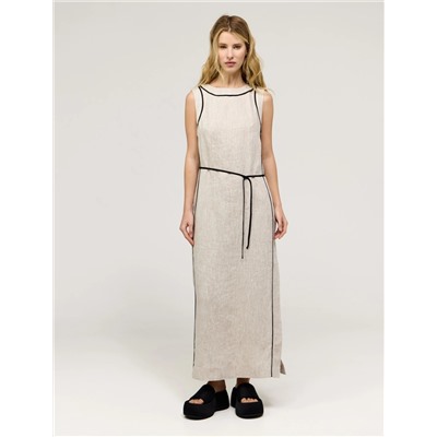 Бежевое приталенное платье без рукавов с поясом