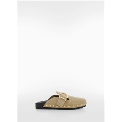 Zueco piel tachuelas