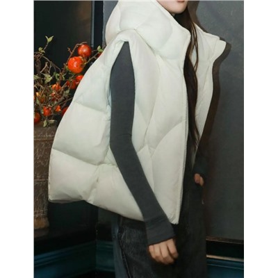 Женский толстый и пушистый жилет из белого утиного пуха с капюшоном