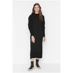 TRENDYOL MODEST Siyah Bisiklet Yaka Omzu Büzgülü Triko Elbise TCTAW23EB00047