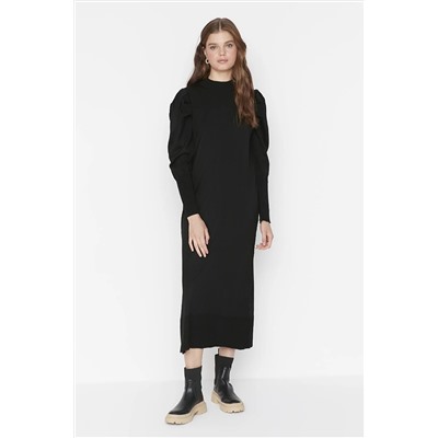 TRENDYOL MODEST Siyah Bisiklet Yaka Omzu Büzgülü Triko Elbise TCTAW23EB00047