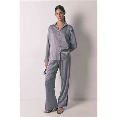 Pijama camisero largo satén jacquard gris