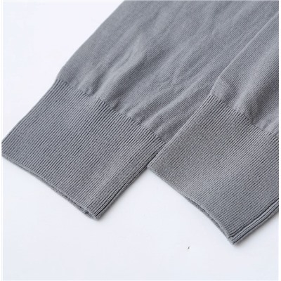 Базовый однотонный вязаный свитер  с круглым вырезом из 100% чистой сверхтонкой мериносовой шерсти