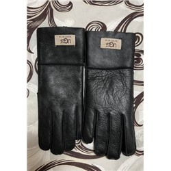 Перчатки UG*G Добротные! На руке прям хорошо, плотно сидят (овчина)