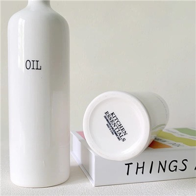 Керамическая бутылка для масла / уксуса  4 разные модели