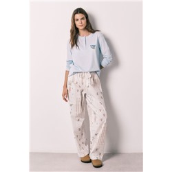 Conjunto de pantalón y camiseta