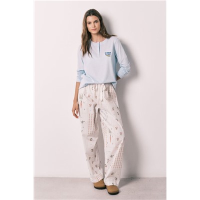 Conjunto de pantalón y camiseta