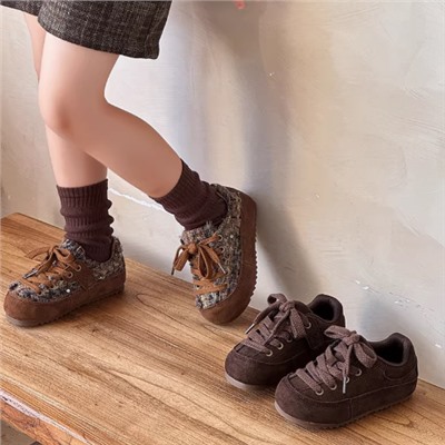 Кроссовки с широким носком