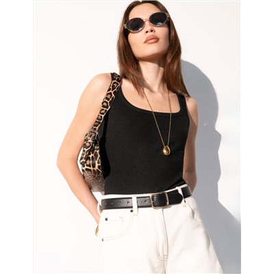 Топ из трикотажа в широкий рубчик