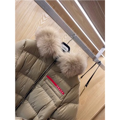 Распродажа  пуховик люкс prad* мех натуральный