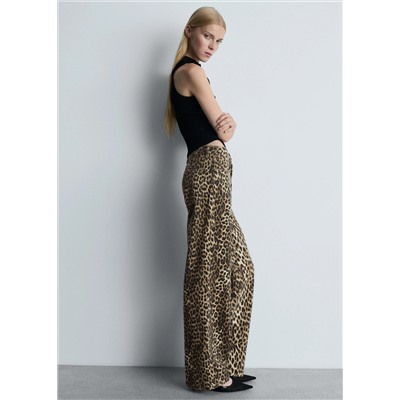Jeans rectos tiro alto leopardo