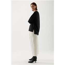 V-NECK CREPE TOP