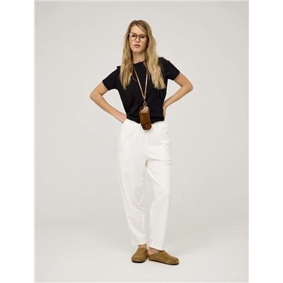 Белые зауженные брюки из хлопка