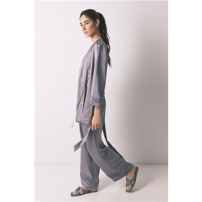 Set de pijama satén y encaje gris