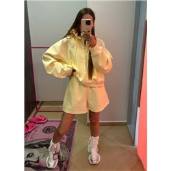 Мягкий и модный повседневный трикотажный костюм (кофта+шорты)