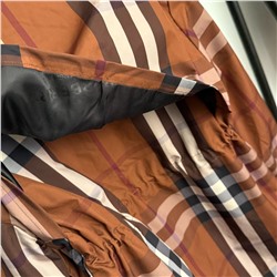 Женская куртка-ветровка в клетку контрастного цвета с капюшоном  Burberr*y