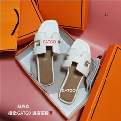 Летние сандали на плоской подошве