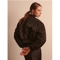 Bomberjacke aus recyceltem Stoff