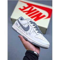 Nike SB Dunk Low x Stussy
