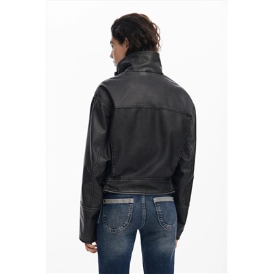 Biker efecto piel oversize