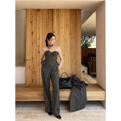 Модные и красивые брюки в елочку высокого класса на раннюю весну