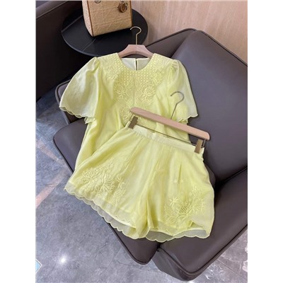 Распродажа костюм