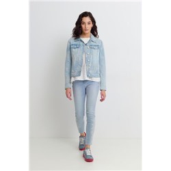 Chaqueta vaquera slim bordados