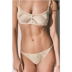 Braga brasileña tira satén amarillo