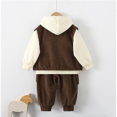 Костюм из трех предметов