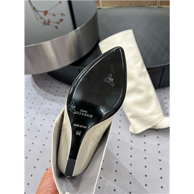 Новые осенне-зимние модели, популярные во всех модных кругах и любимые интернет-знаменитостями. ★ Ткань: коровья кожа ❥ Подкладка: коровья кожа ❥ Подошва: коровья кожа ❥ Элегантный стиль создаёт неповторимое ощущение❥ Высота: танкетка 8,5 см