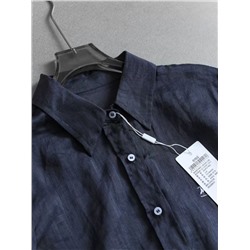 Женская прямая рубашка и белоснежные красивые брюки создают прекрасный комплект