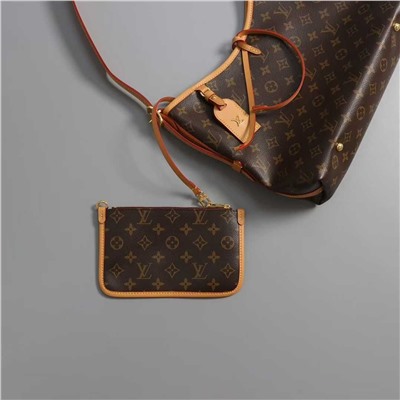 Сумка  LOUI*S VUITTO*N