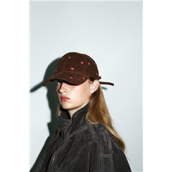 GORRA PANA BORDADOS CORAZÓN