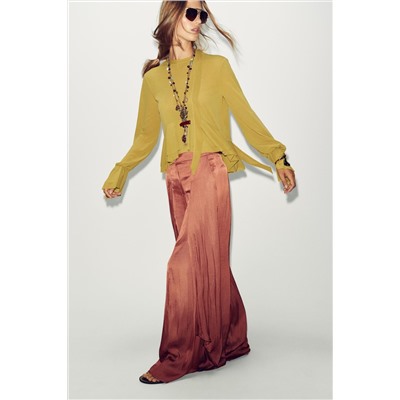 FLOWING RUFFLED BLOUSE