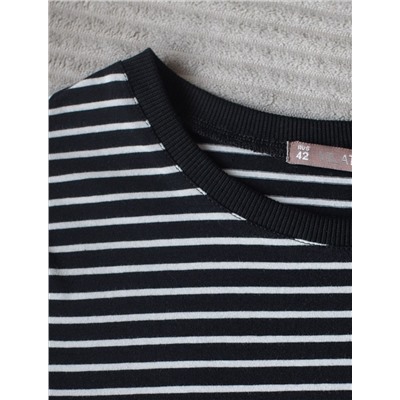 Футболка облегающая в тонкую черно-белую полоску из премиального хлопка с эластаном