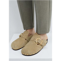 Zueco piel tachuelas