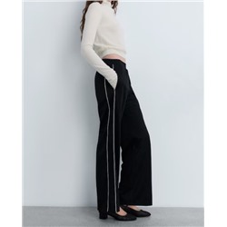 Pantalón jogger rayas contraste