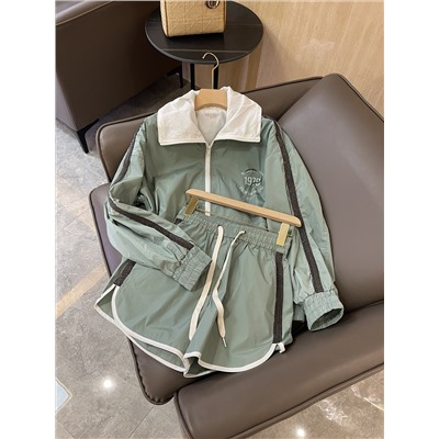 Распродажа костюм