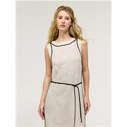 Бежевое приталенное платье без рукавов с поясом